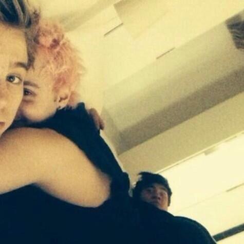 iridescentIune's tweet image. Calum's a cockblock.