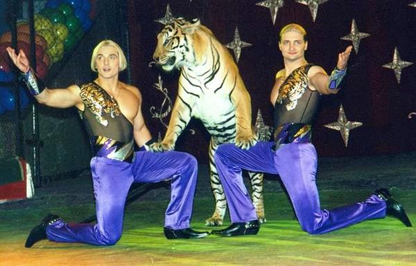 Труппа запашных. Братья запашные эдгард и аскольд. Братья запашные 2021. Аскольд запашный. Труппа запашных.