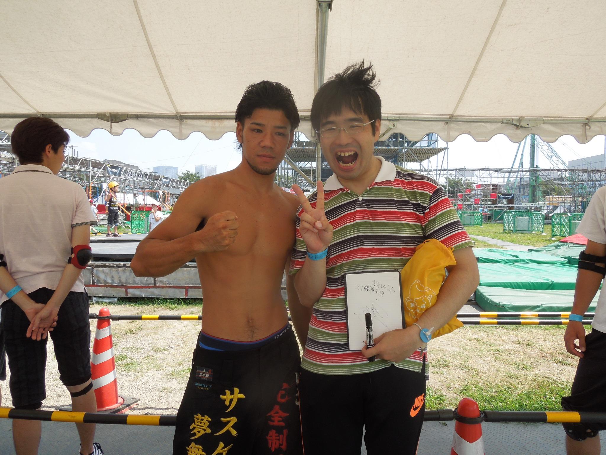 ヤンマー部隊隊長 Twitterissa Sasukeパークにて 涙の植木職人 朝一眞選手とツーショット ありがとうございます しかし朝さんの視線と 私の全体に ガッカリ感がある一枚 Http T Co Erhxzknmpz Twitter