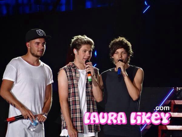 UpdatesSPIG's tweet image. Louis, Niall, Liam &amp;amp; Harry en Toronto -Mar