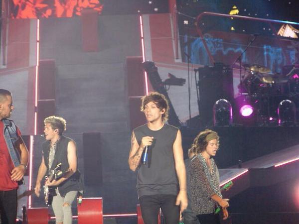 UpdatesSPIG's tweet image. Louis, Niall, Liam &amp;amp; Harry en Toronto -Mar
