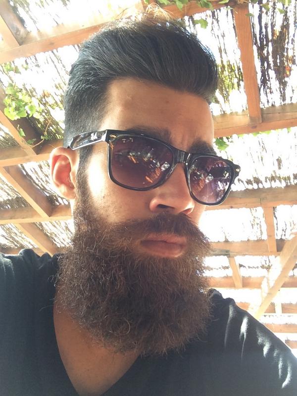 Aitor_Monera's tweet photo. Sunday! #beardstance #apothecary87 #beardink #sunglasses #beardbrand @Top_Beard @CoolBeardBroCo @thebeardbrand http://t.co/kQSIx8G8Qd