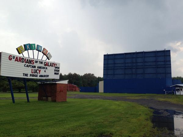 April Wright On Twitter Skyway Drive In Warren Ohio Looks Great April Wright