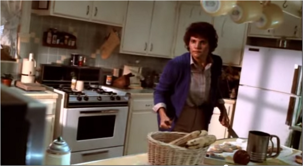 StudioKitchens1's tweet photo. Can you guess which famous movie does this kitchen belong to? http://t.co/ZDmvIl0iuv