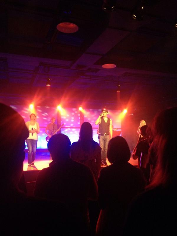 jbantam33's tweet image. Amazing amazing worship today! @Jordan_Golden @AviatorChurch #aviatorchurch