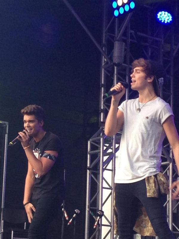 chloharibo98's tweet image. Baby boys #ponty2014 #unionj #loveablerouges #damage #tich #sambailey #hollywoodending #roughcopy #theparades