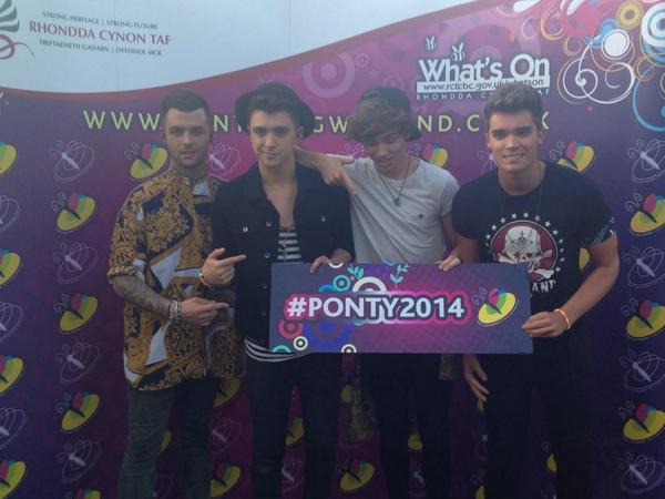 chloharibo98's tweet image. #ponty2014 #unionj #loveablerouges #damage #tich #sambailey #hollywoodending #roughcopy #theparades