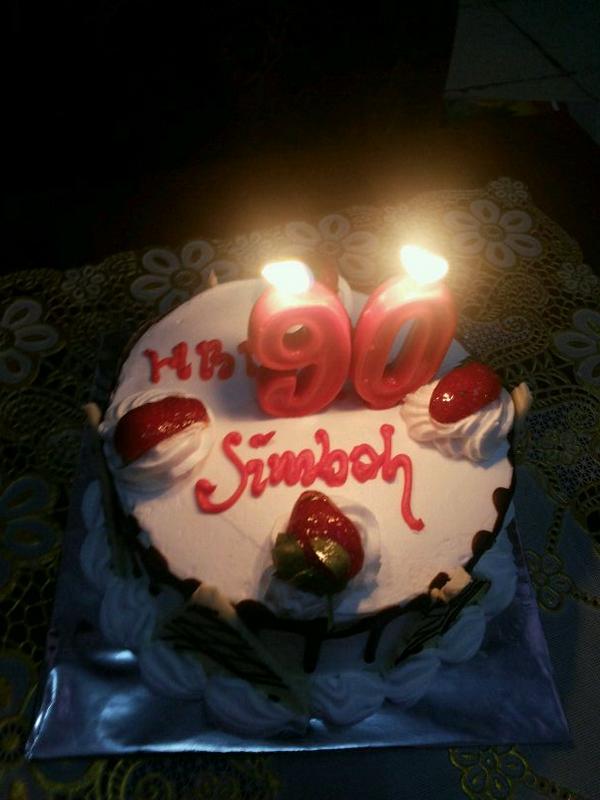 viky0710's tweet photo. Terima kasih simbahku sudah merawatku...semoga sllu panjang umur hbd http://t.co/OwyDg7pRDZ