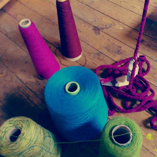 knitknotknit's tweet image. #samplingtime