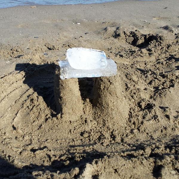 danimlg89's tweet photo. haciendo castillos con un toque personal xD #tonteriadeldia http://t.co/U0iANf1T5r