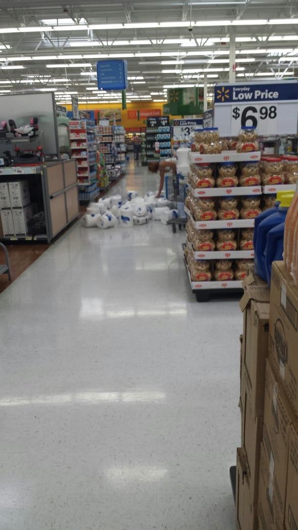 RANCE_X's tweet image. bad ass little kid just used his arm as a airplane wing and did this... ...I'm #3weak , then he ain't run..