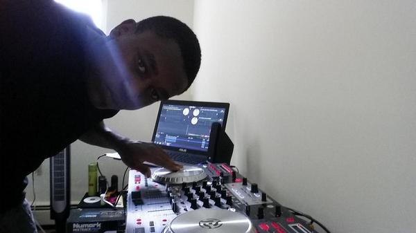 DeejayDbrown's tweet photo. Ns6... http://t.co/ewidV4nqWE