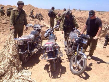 Ces motos ont été trouvées dans un tunnel de Gaza. Elles devaient être utilisées pour kidnapper des soldats. 