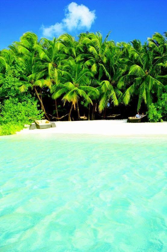 mathimarques's tweet image. &quot;@ThatsEarth: Baros, Maldives http://t.co/3IOTWV5RMI&quot; / Recuerdo que en San Andres, Colombia, me quede dormido en un lugar muy parecido :)