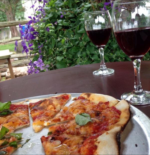 JenniferRonan1's tweet image. @Terracello Daniela we missed u! Awesome pizza and Vidal. #pecwines #county