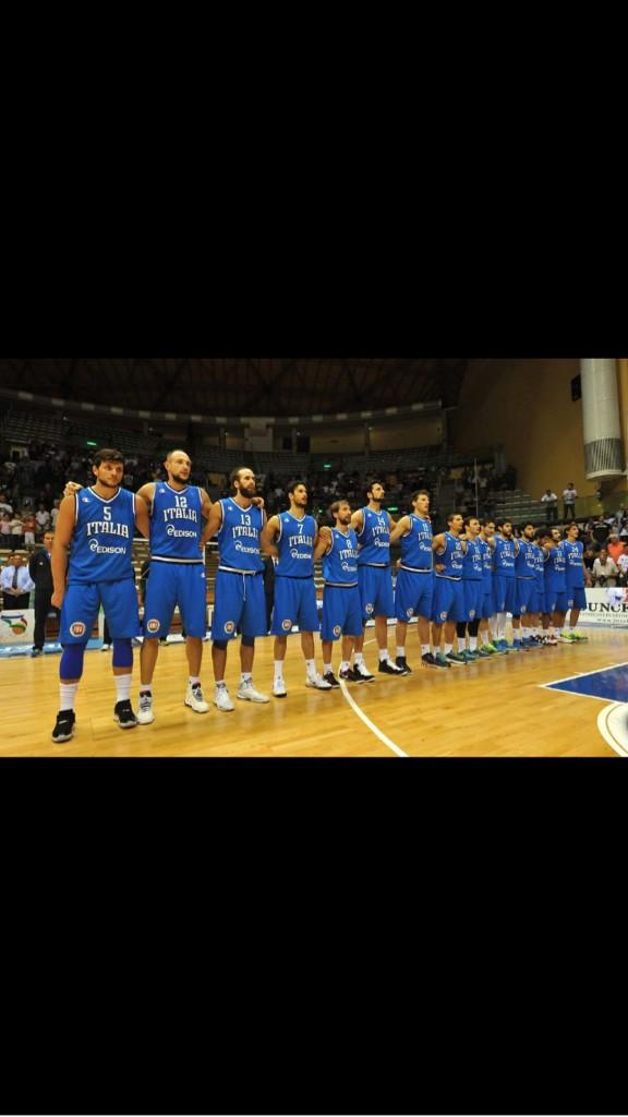 GigiDatome's tweet photo. Avanti, insieme e compatti
#Italbasket http://t.co/7mqEJNGklE