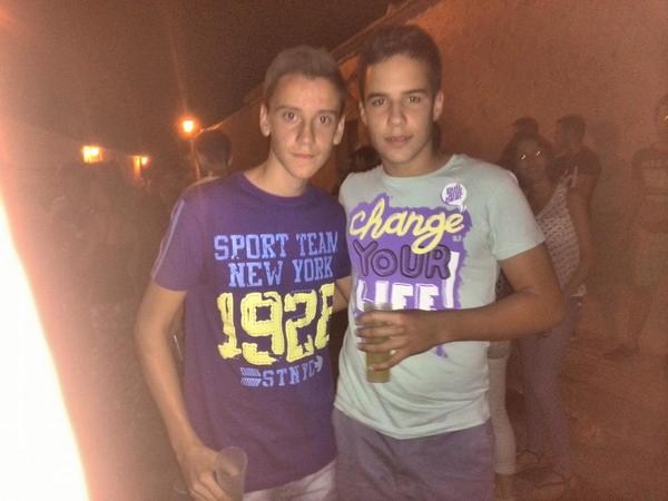 AlejandroDinten's tweet photo. Singlaaa http://t.co/M0zgOZk2dv