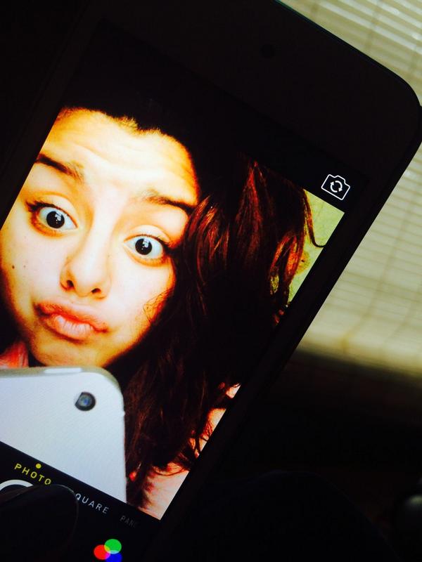 Scarlet2727's tweet photo. 🍂💁🌺👽😝 selfie Sunday  #selfie http://t.co/BqTXkeHXnu