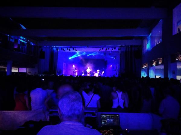 AgustiTRoca's tweet photo. @GrupManel sonant a @LaDaurada de Vilanova i la Geltrú http://t.co/EoZEDgQKgc