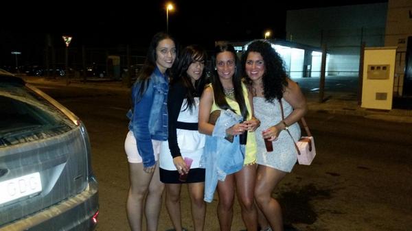 Rocio_pa25's tweet photo. Y con esta pedazo de noche de ayer ns vamos a dormir y será inolvidable esta mañanita q de risas con @Mariacampa18 http://t.co/3CtF3u2OuL