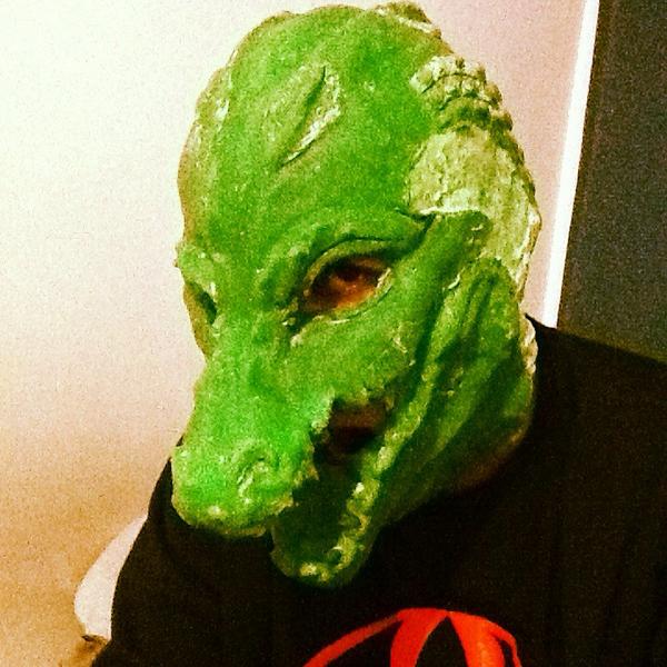 diskoverus's tweet image. Hombre caimán