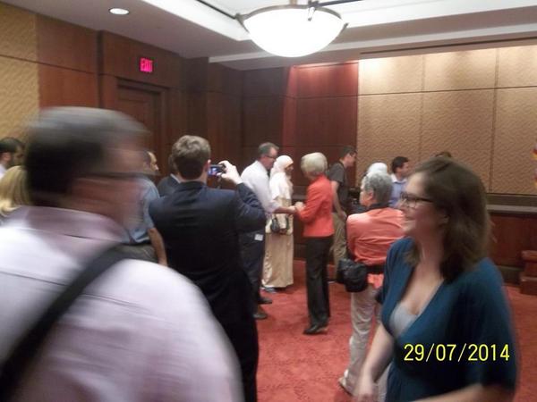 UTAS_PoliticsIR's tweet photo. Matt Killingsworth meeting Senator and potential 2016 presidential candidate Elizabeth Warren in Washington DC. http://t.co/mtKk1tLqkD