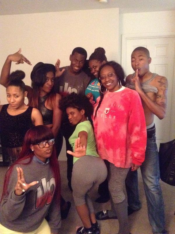 _BUTTON_NOS33's tweet image. #HA2Anniversary  @ha2 #HappyFoundersDay  @thesopranos I love my line! #FALL2K11  #falllinesdoitbest #potlucklife