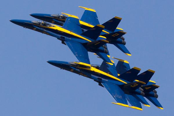 The 100% crop made me fully appreciate how close together the Blue Angels are flying in this formation #seafair2014