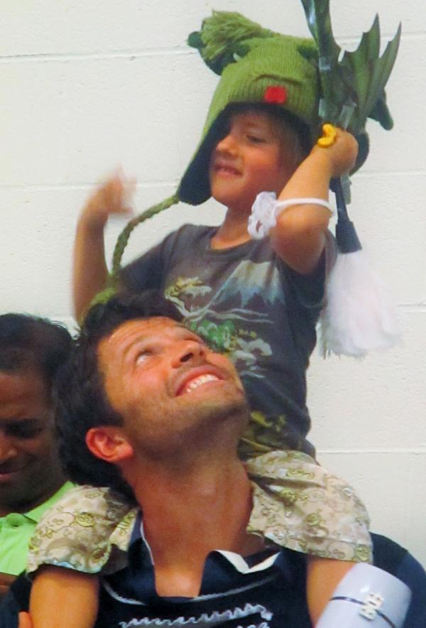 jadrunsontea's tweet photo. Out of all the #GHISWHES and @GWR excitement today, this fleeting moment was my favorite @mishacollins http://t.co/NmZhhlcTAC