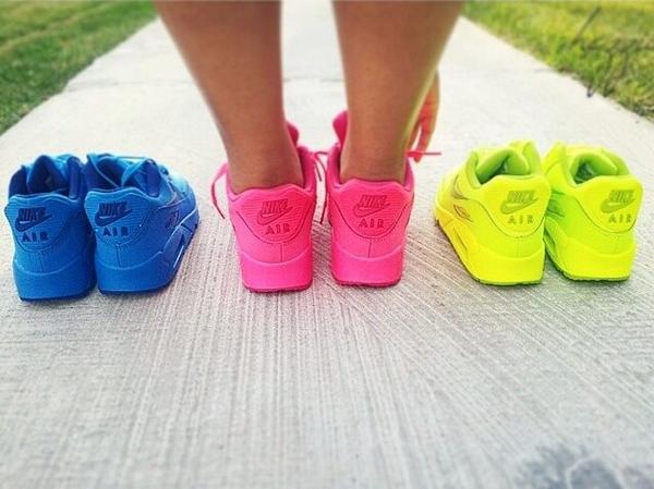 Style_Trend_'s tweet image. “@AirMaxSolo: RT si elegirías alguno de estos 3 colores para tus Air Max. http://t.co/VSW8EiG9ds”