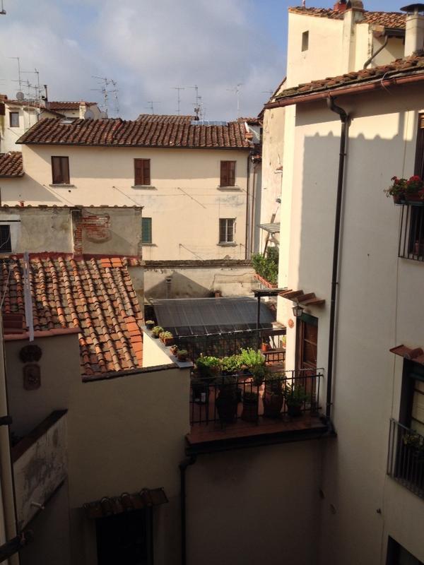 girlinflorence's tweet photo. Looks like a beautiful, sunny day in #Florence to me! Perfect start to the week #italy http://t.co/42VyVhWzrj