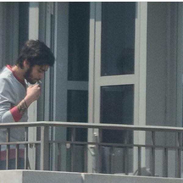 Direction115One's tweet image. Zayn on the hotel Balcony in Toronto