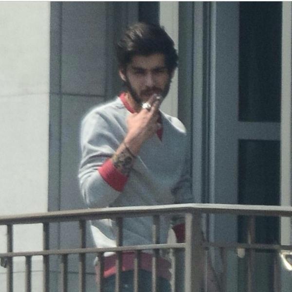 Direction115One's tweet image. Zayn on the hotel Balcony in Toronto