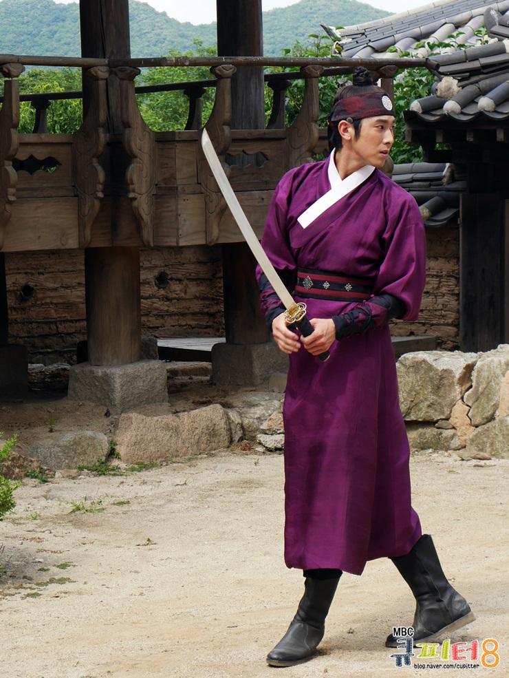 BuLnPbnCEAAc686.jpg:large