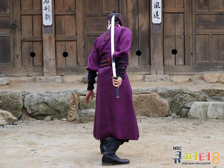 BuLnWaJCcAAm0hF.jpg:large