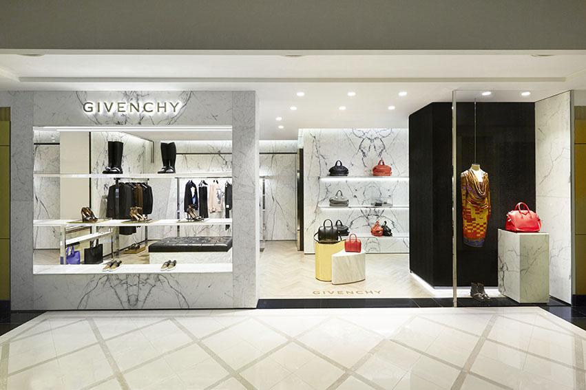 Givenchy on X NEW GIVENCHY STORE IN EAST GALLERIA SEOUL DEDICATED TO WOMEN READY TO WEAR AND ACCESSORIES COLLECTIONS http t BsC10VsFw8 X