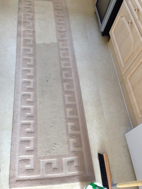 AjLynchservices's tweet photo. Get your rugs &amp; runners cleaned up see the difference http://t.co/KKvVUELMPF
