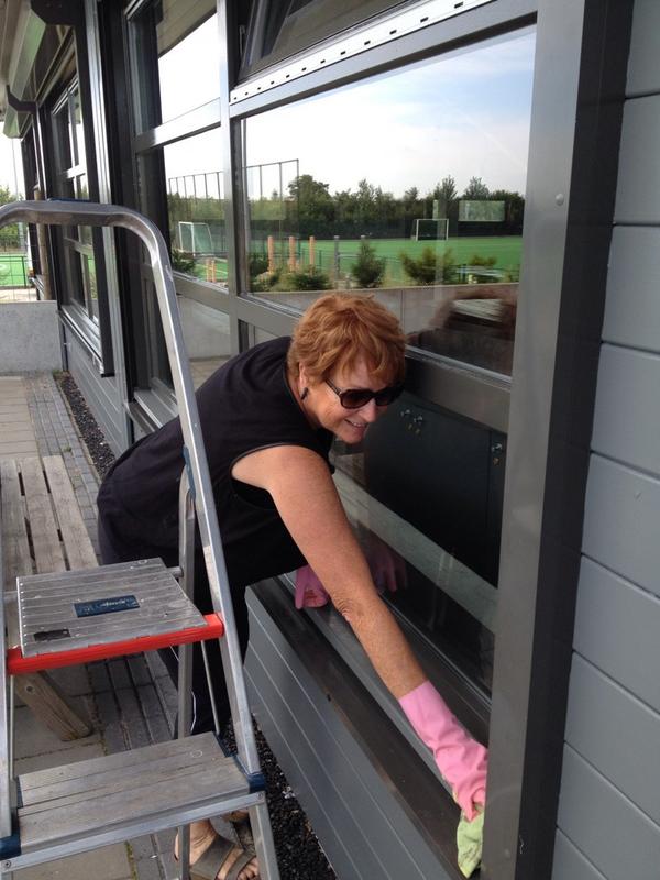 Fithockeyers aan het klussen <a href="/MHCLeusden/">MHC Leusden (hockey)</a>