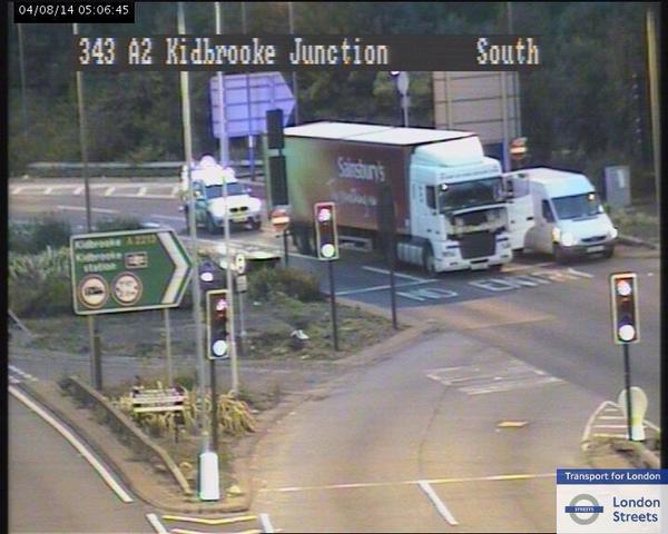 A2Blackwall's tweet photo. For those of you on the A2 today. Wasnt me this time !! http://t.co/FRxUcTNsmw