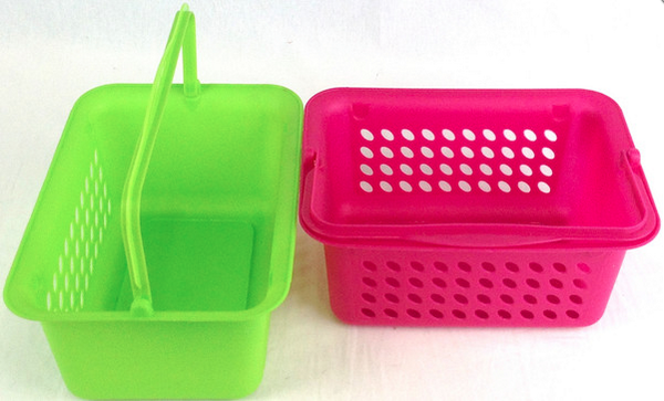 Partybin's tweet photo. Plastic tote works great for carrying your toiletries to the dorm showers! #dormShopping #Dorming #dormlife #College http://t.co/jomB2ZzRgl