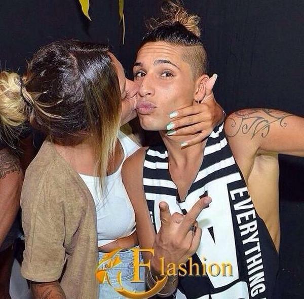 off_lesanges6's tweet photo. @AnaisCSS7 @EddySS7 Il est impossible de séparer l'inséparable ♥♥ #JeVousAimesMesAmours http://t.co/Rbw8tnDpPI