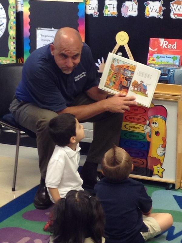OKCPS's tweet photo. Reading with Pre-K students at #PrairieQueen #okcpsfirstday http://t.co/GOjDJtMDXU