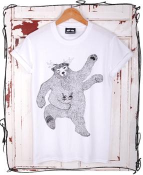 dntfeedthebears's tweet photo. Who fed the bear?! http://t.co/BqSxLUfYf7 #MonsterBear http://t.co/E5v8O16Hib