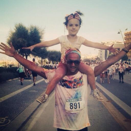 alemos10's tweet photo. #colorrunrimini troppo facile correre da soli http://t.co/XUjrsuourm
