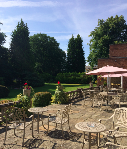 OaklandsHall's tweet photo. Another beautiful sunny day in the Gardens #Lincolnshire http://t.co/K5xw1MndPG