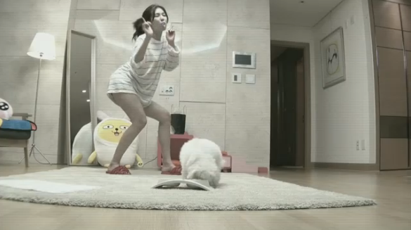 p1sut's tweet photo. ท่าจบรายการของฮยอนอา55555555 #현아 #빨개요 http://t.co/XmIju6UKuY