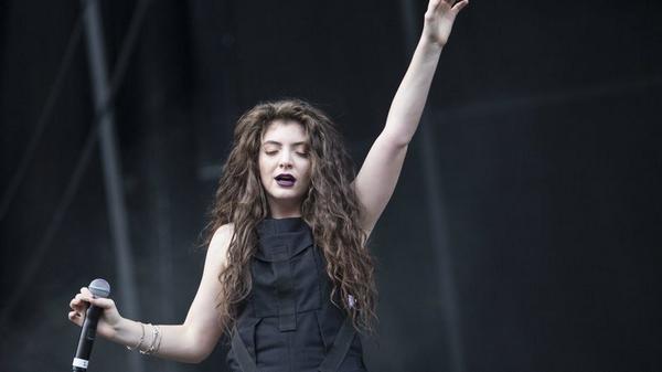 RedBullMusic's tweet image. The @lollapalooza fun isn't over just yet – check out @RedBullTV's performances on demand win.gs/ondemand