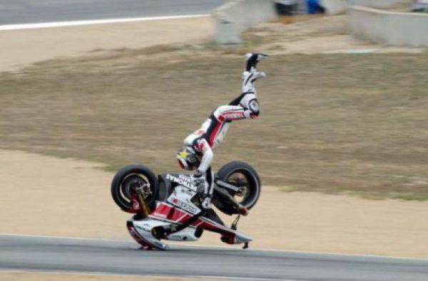 OnYeBike's tweet photo. I think he's got the idea of riding wrong... http://t.co/FiIXPBaSEM