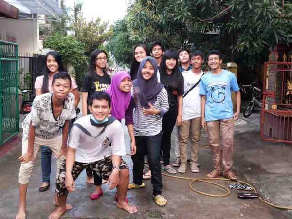 Nabilaah_'s tweet photo. (At Rana home) ngakak banget buat hari ini sampe nahan pipis,makin solid yaaa semuanyaaa ♥ http://t.co/WY000NJ3lp