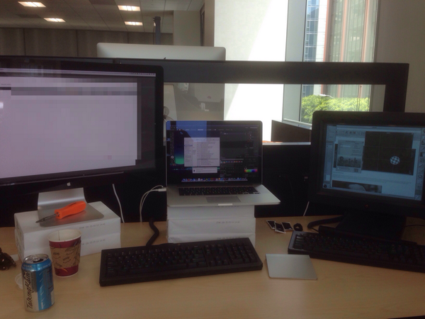 jeffburg's tweet image. My desk is now even more epic! #NeXTCube #fb